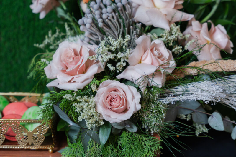 affordable bridal bouquet online uae