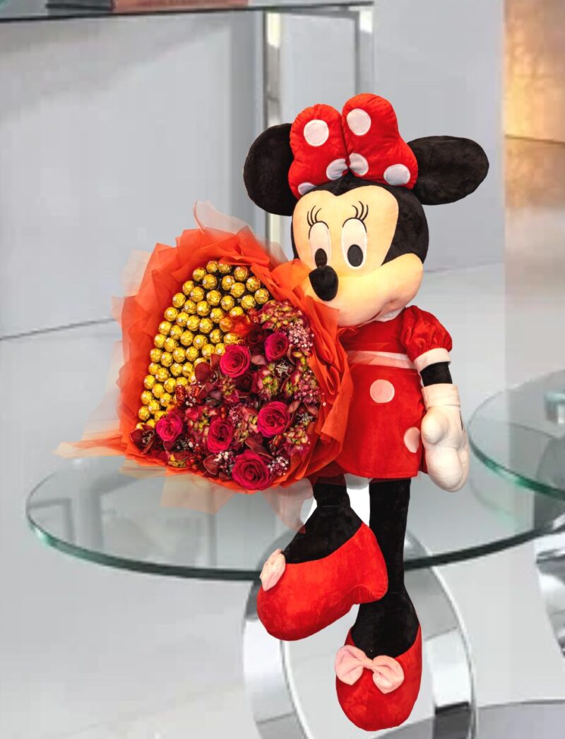 Valentine's roses, chocolate and soft toy combo Dubai