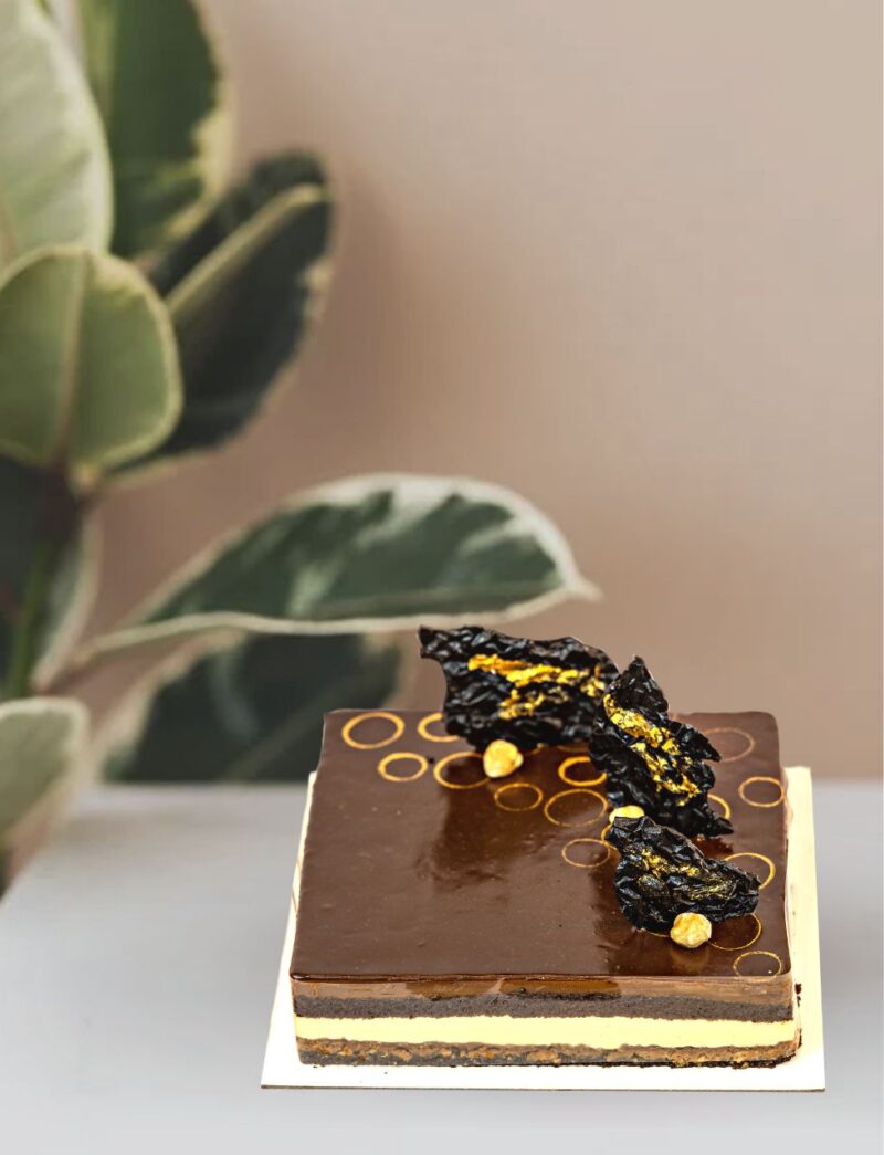 affordable chocolate praline cake UAE