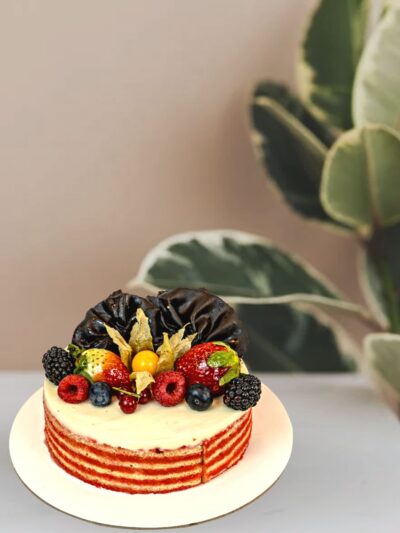 red velvet chocolate cakes online dubai