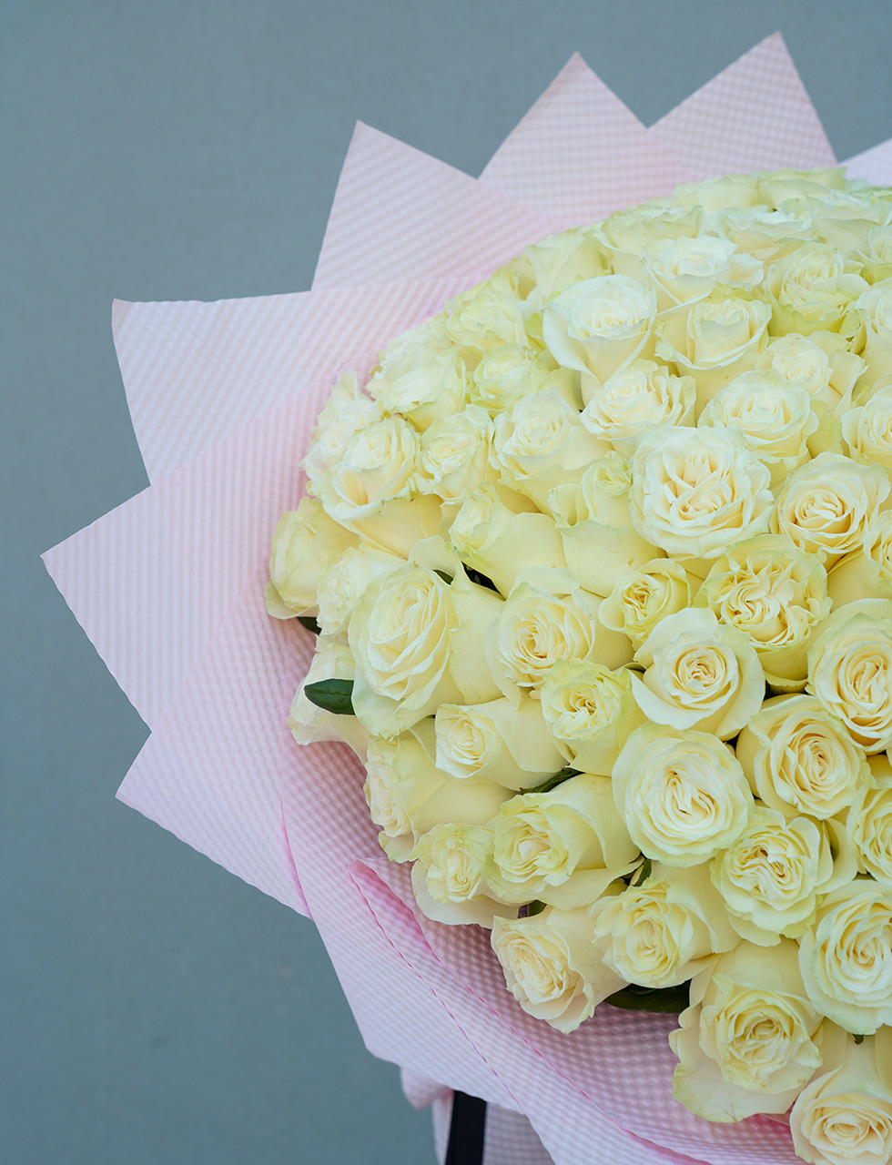 Pearl Rose Bouquet - Image 3