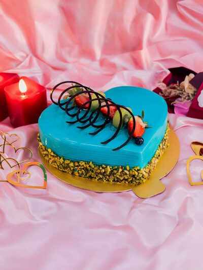 Order best cakes for valentines day to dubai
