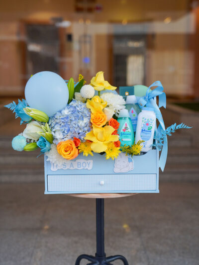 newborn baby boy gift hamper in uae
