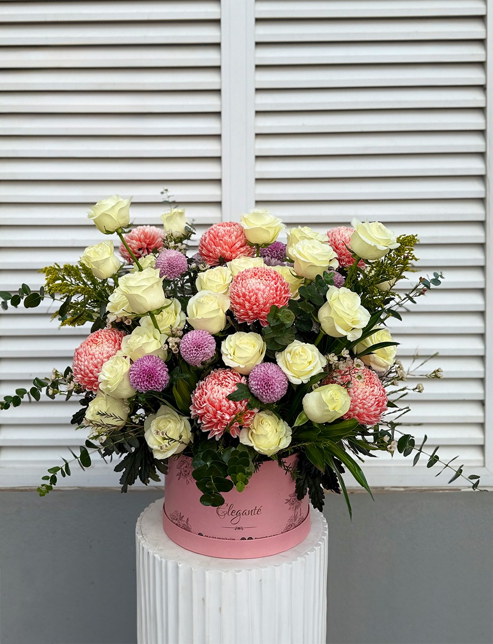 assorted flowers hat box for UAE Mother's Day