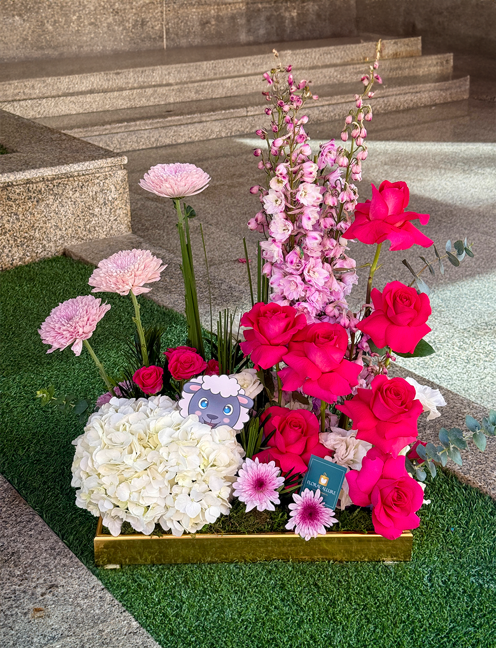 Luxury Eid flower box with fresh mixed flowers