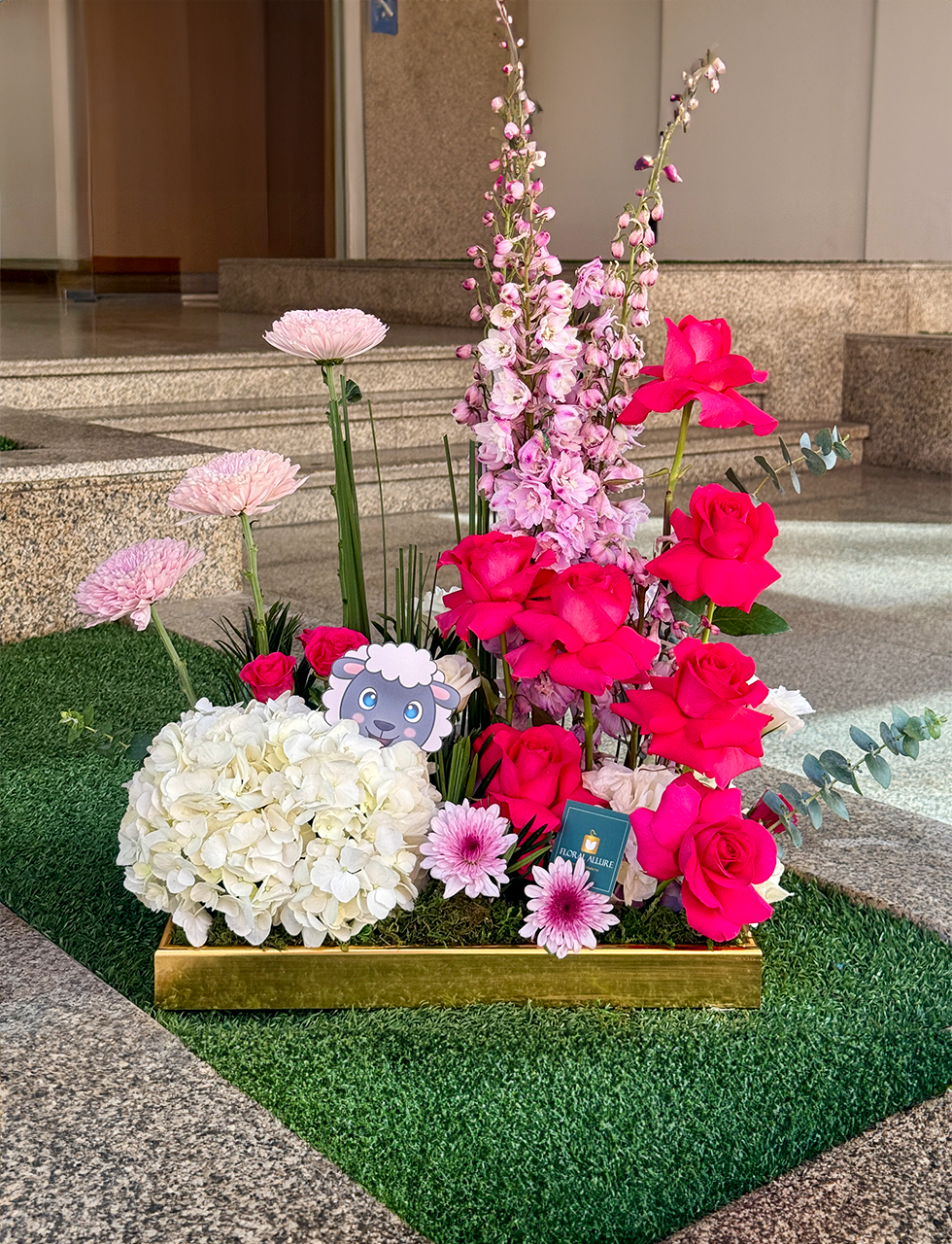 Elegant Eid floral arrangement gift box UAE